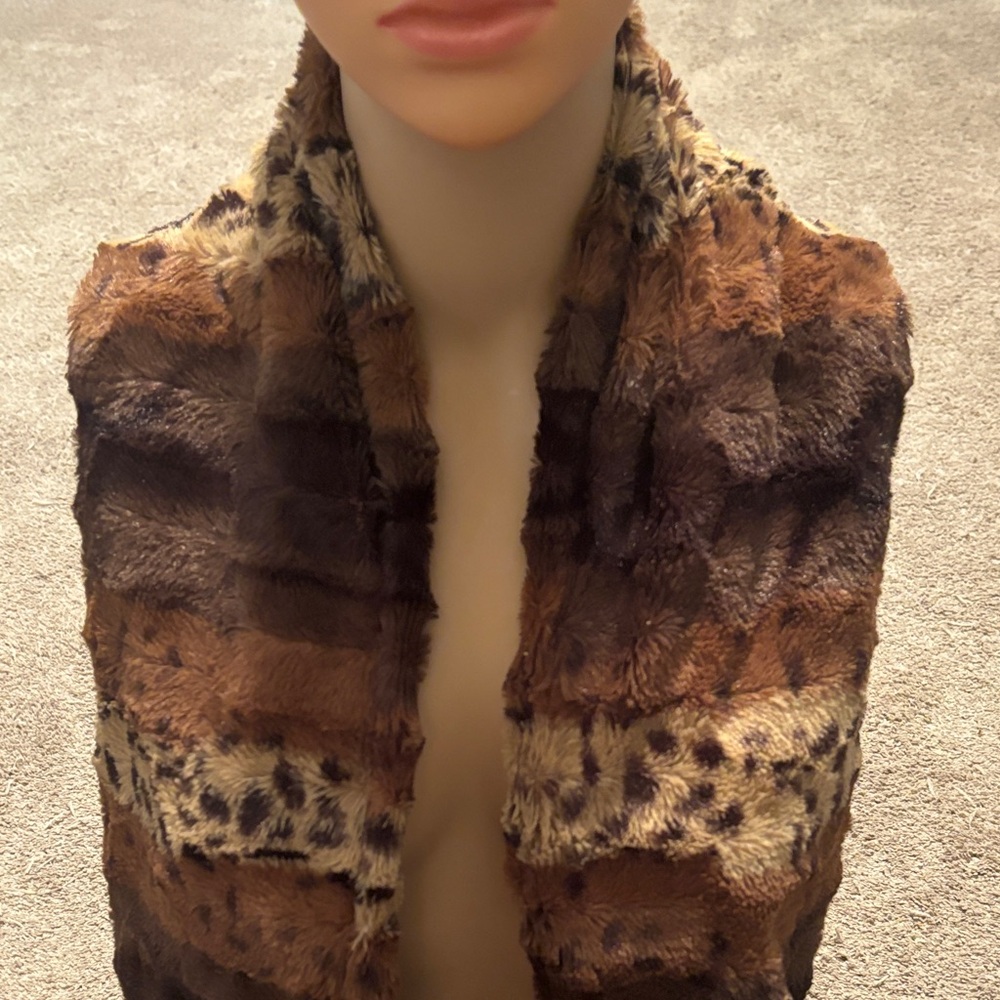 Elegant Brown/animal print Faux Fur Scarf. 100% Polyester